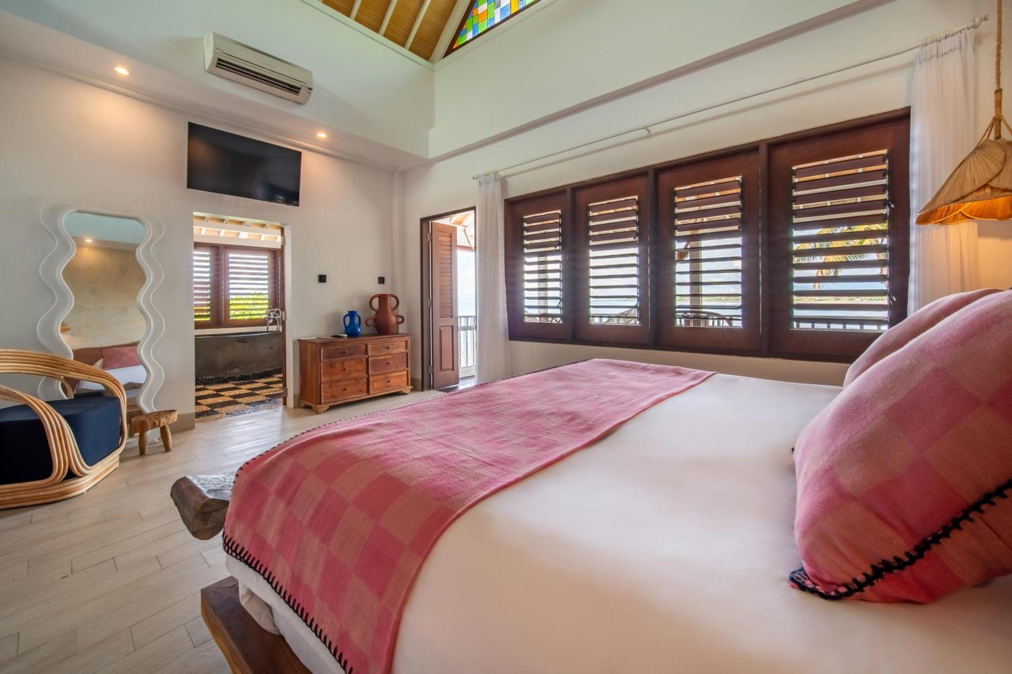 Bombora Medewi Hotel Pulukan Ngoại thất bức ảnh