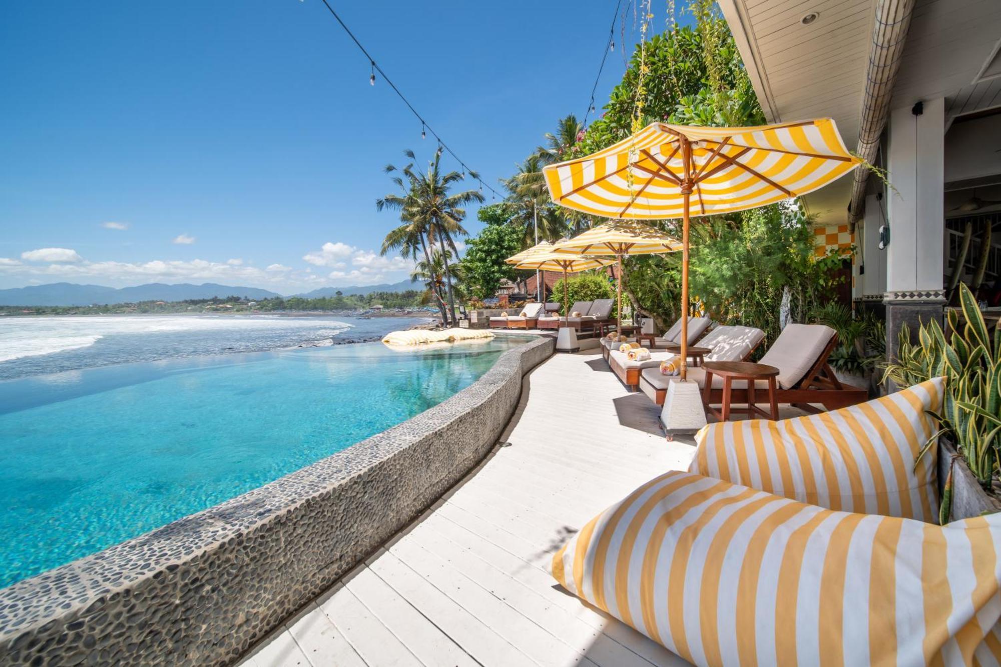 Bombora Medewi Hotel Pulukan Ngoại thất bức ảnh