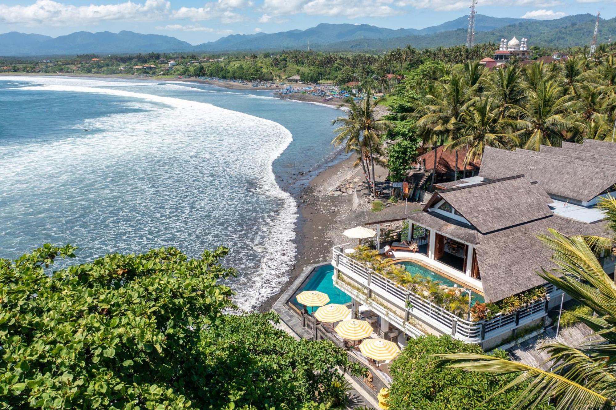 Bombora Medewi Hotel Pulukan Ngoại thất bức ảnh