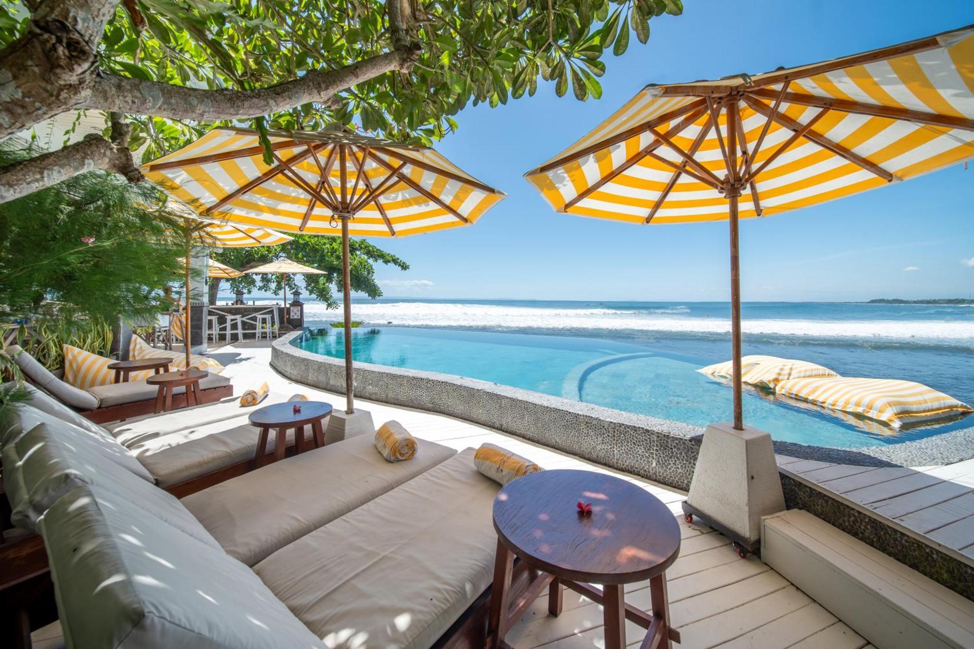 Bombora Medewi Hotel Pulukan Ngoại thất bức ảnh