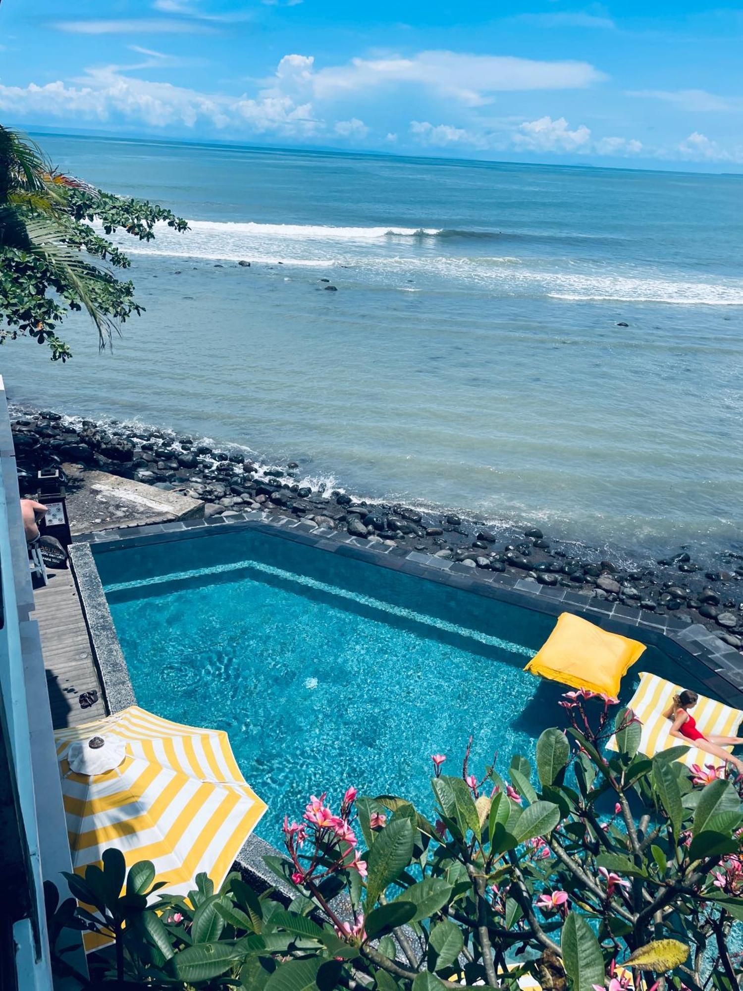 Bombora Medewi Hotel Pulukan Ngoại thất bức ảnh