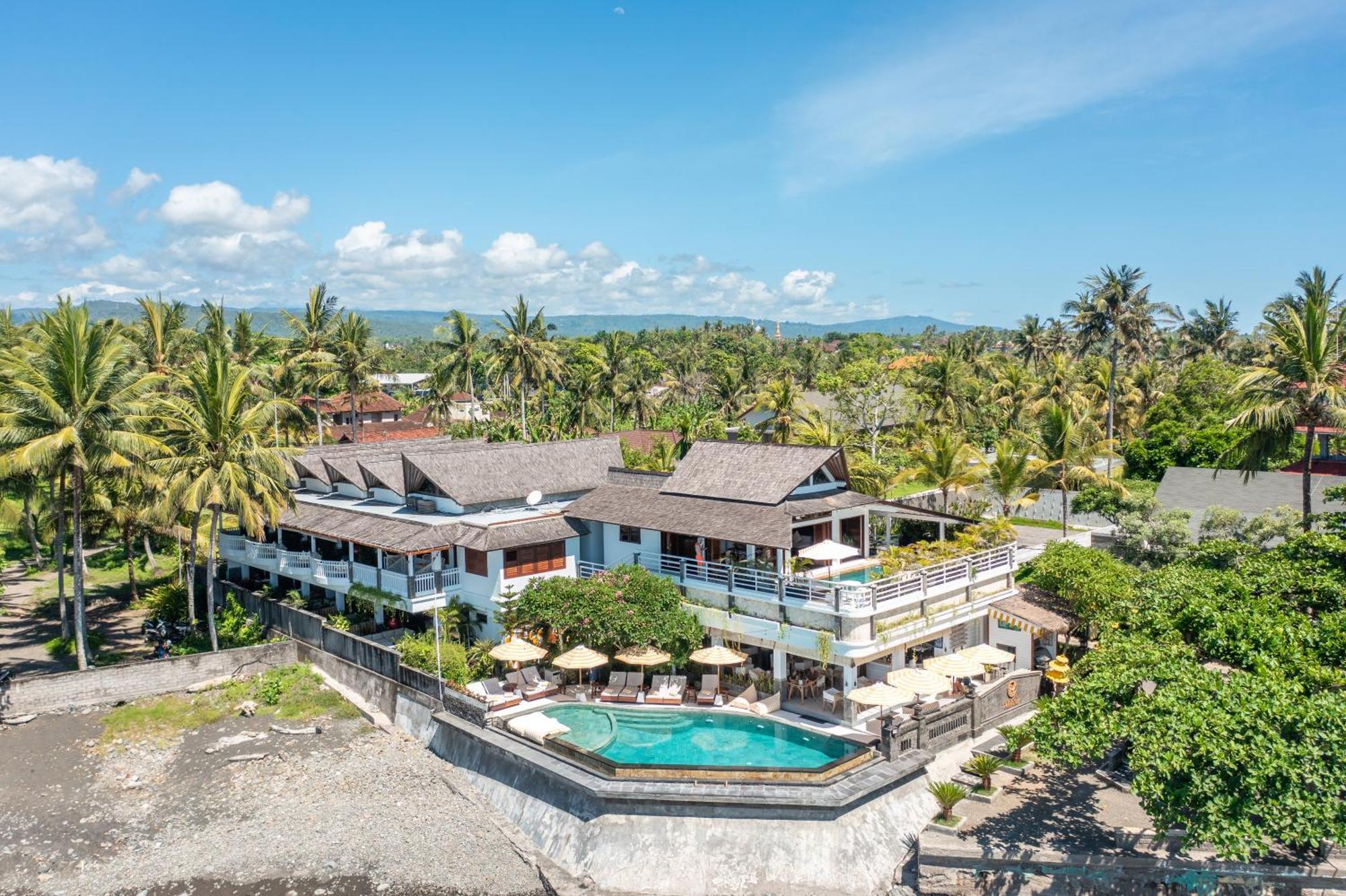 Bombora Medewi Hotel Pulukan Ngoại thất bức ảnh