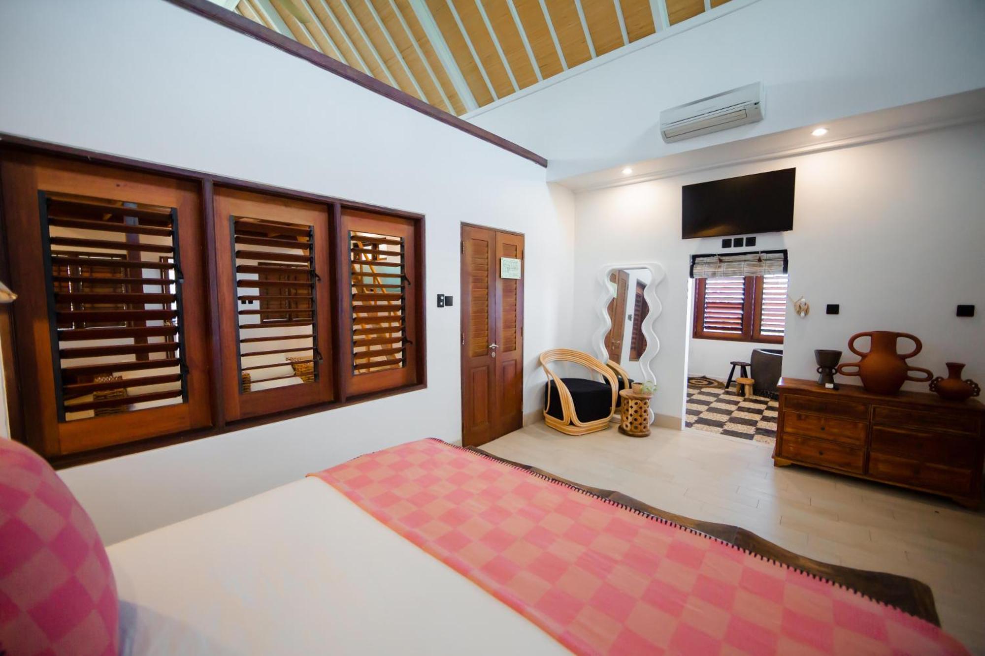Bombora Medewi Hotel Pulukan Ngoại thất bức ảnh