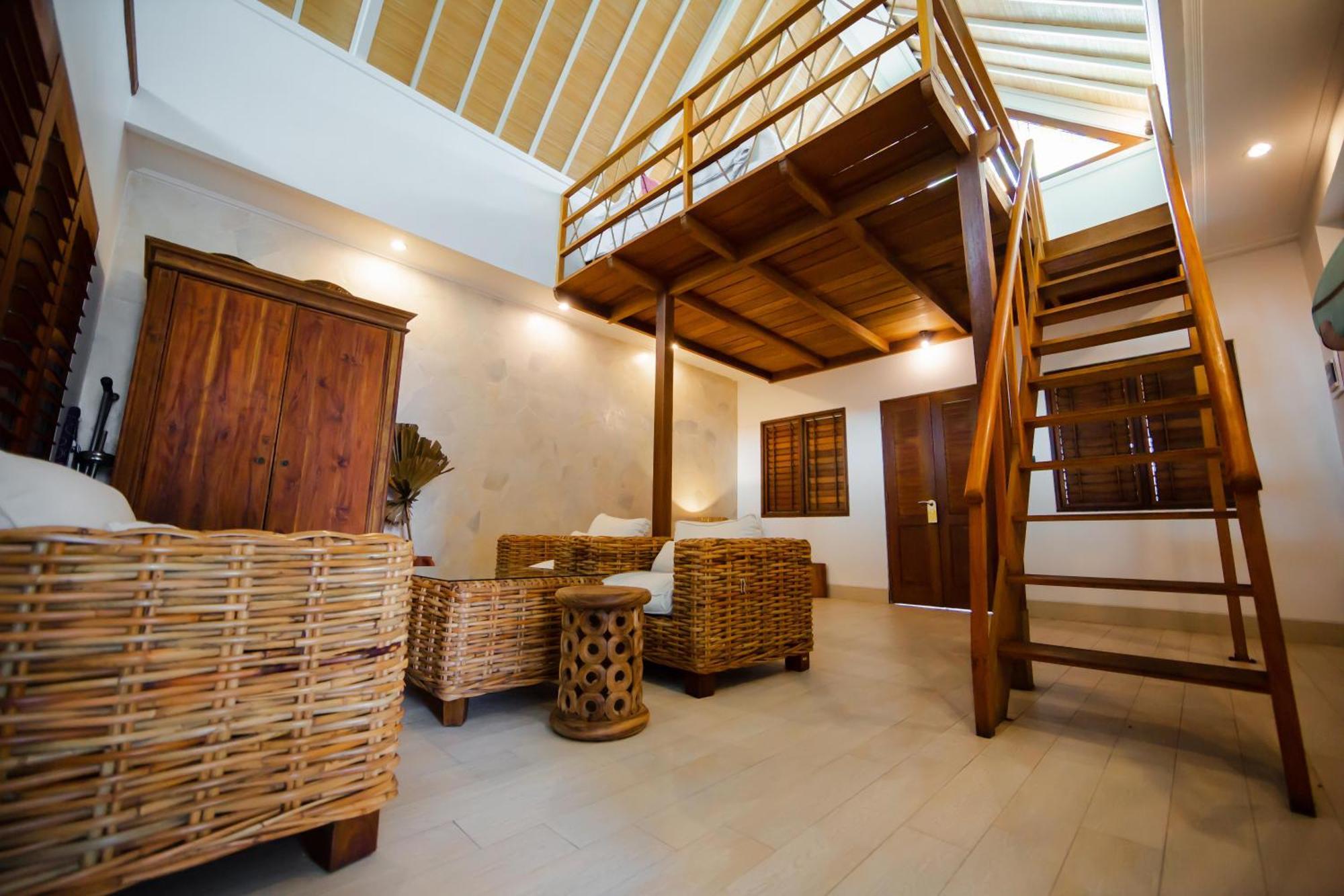 Bombora Medewi Hotel Pulukan Ngoại thất bức ảnh